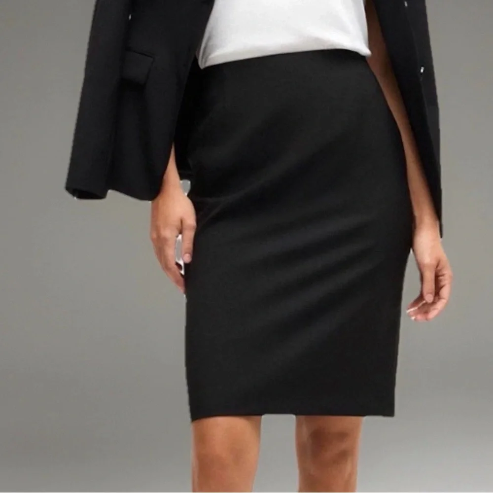 Womens Black Skirt size 6 Pencil straight Solid Lined Career Work Business Rayon